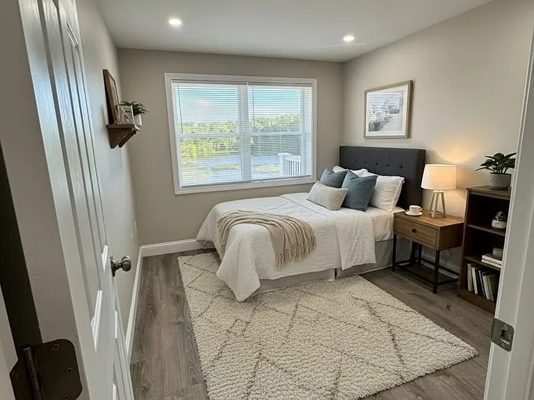 Pondsview Apartments — Photo 10