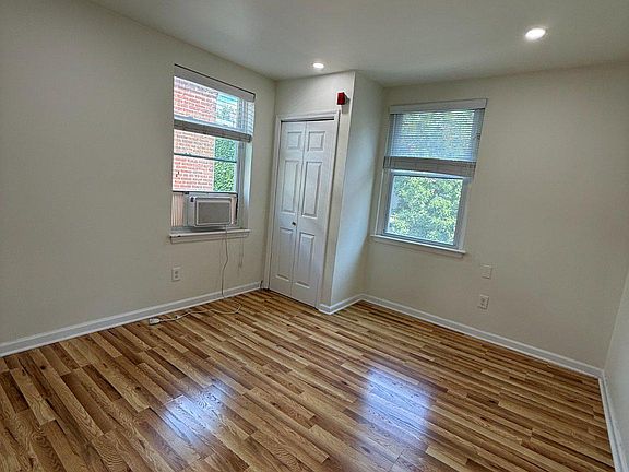 3rd image of 121 N 21st St #3R