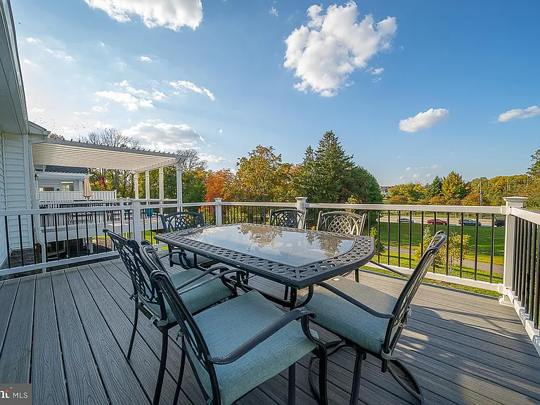 3701 Parris Blvd — Photo 35