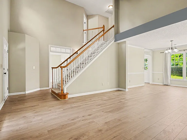 8630 Morgan Run Ct — Photo 4