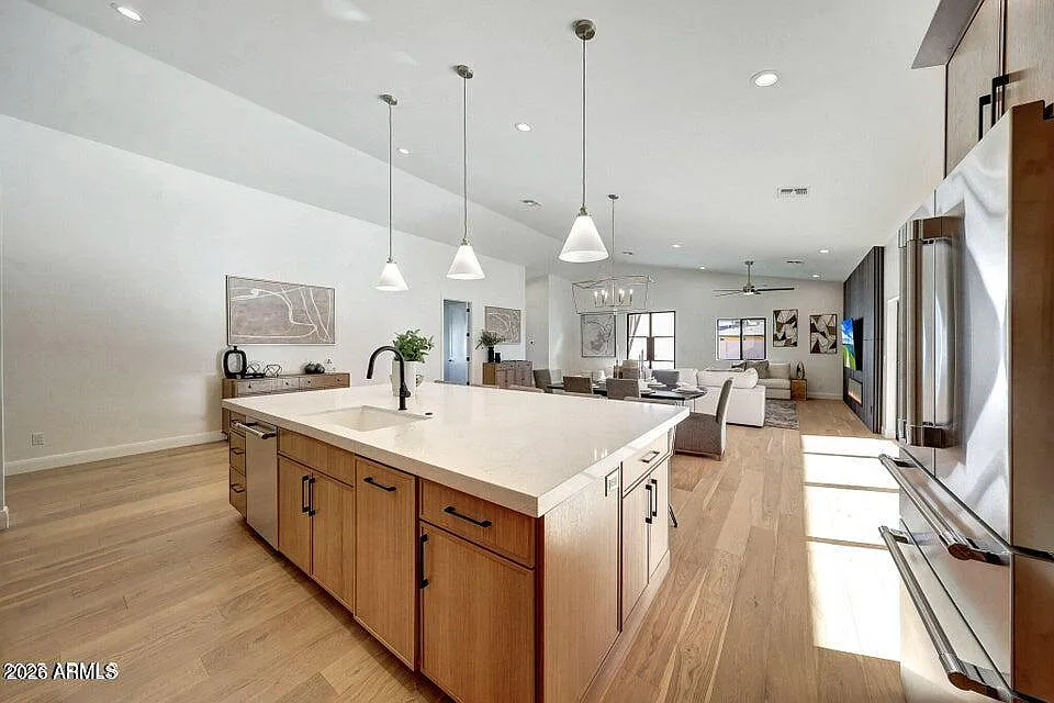 4 bed, 4.5 bath, 3015 sqft, $16,500 — Photo 4