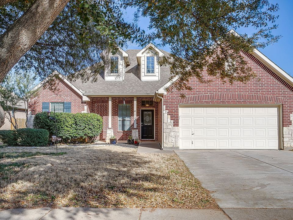 1st image of 912 Robbins Way