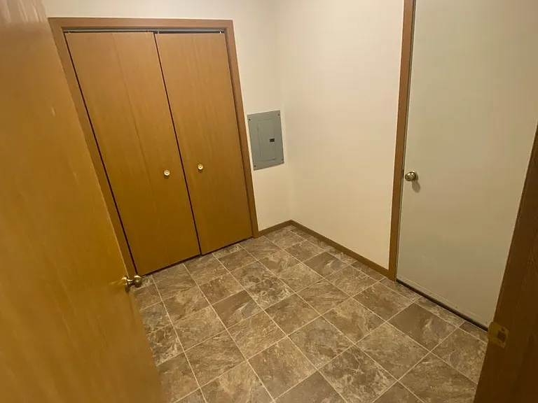 2804 Shady Grove Rd — Photo 6