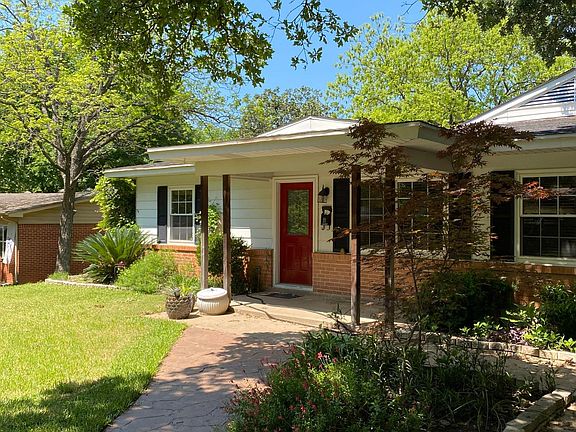 3rd image of 1602 Briarwood Blvd