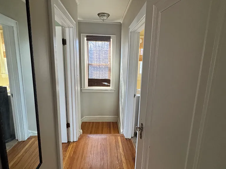 1121 Hickory Rd — Photo 3