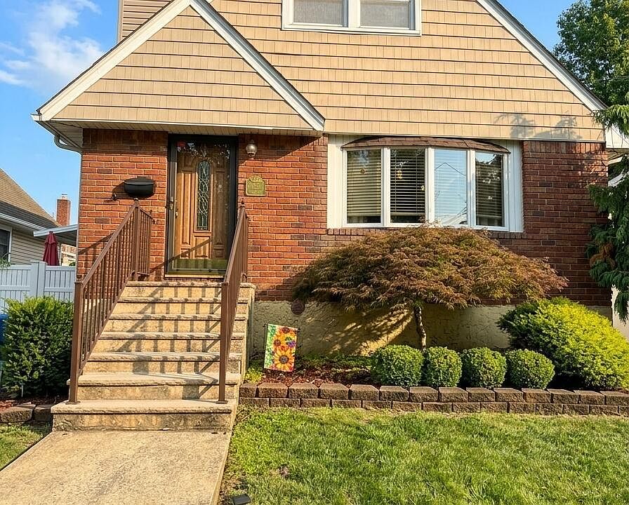 1st image of 31 Kinghorn St