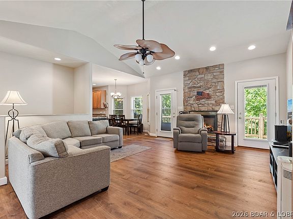 5th image of 1659 Country Club Dr
