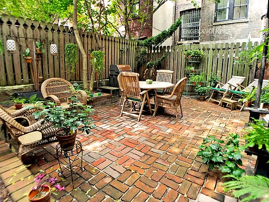 Rented by Engel & Völkers New York City | media 7