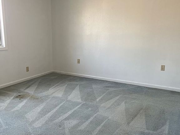 5th image of 2402 Sunset Blvd