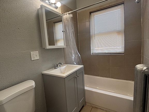4th image of 1358 W 95th St #327843969
