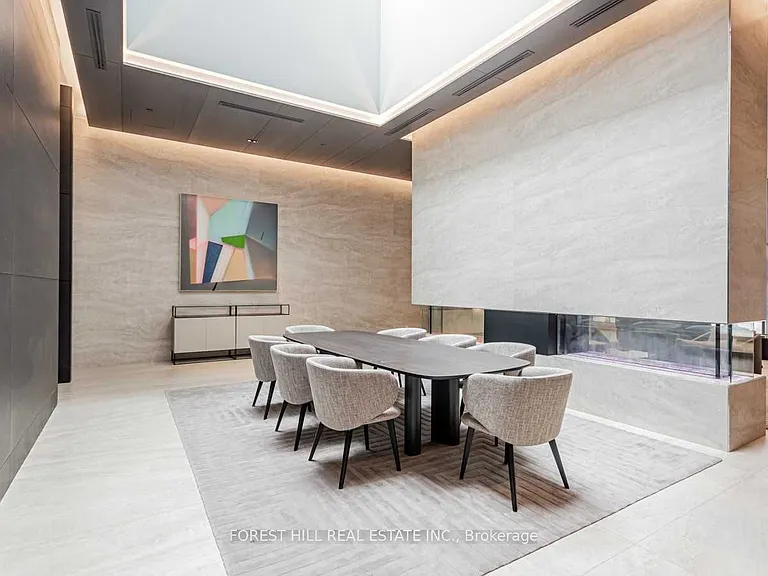 2221 Yonge St #5702 — Photo 2