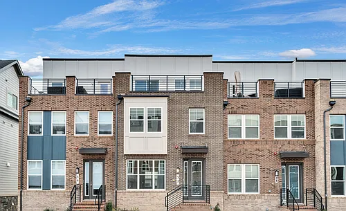 32 Bleeker Pl Photo 1