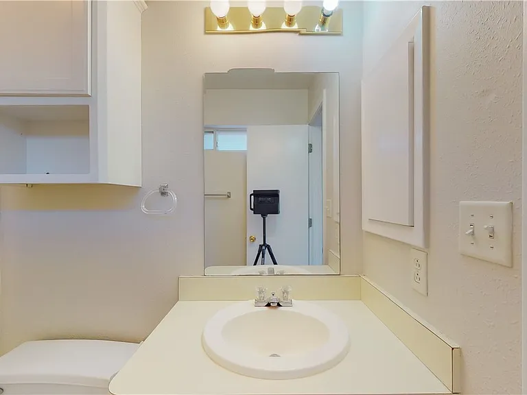 1511 Hollowhill Dr #C — Photo 29