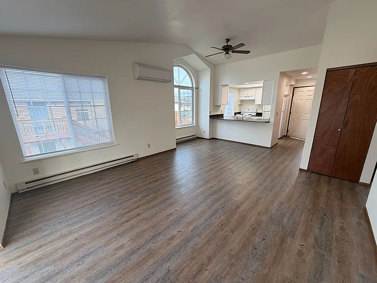 5681 Eagle Pkwy — Photo 8