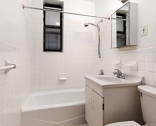5th image of 524 W 152nd St APT 10