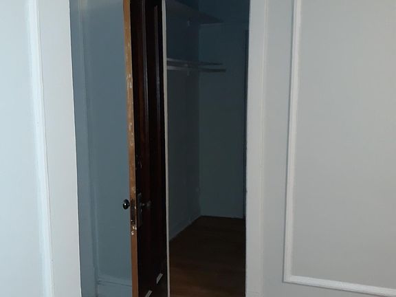 3rd image of 1225 W Chase Ave