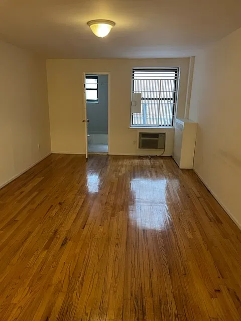 1731 1st Avenue — Photo 2
