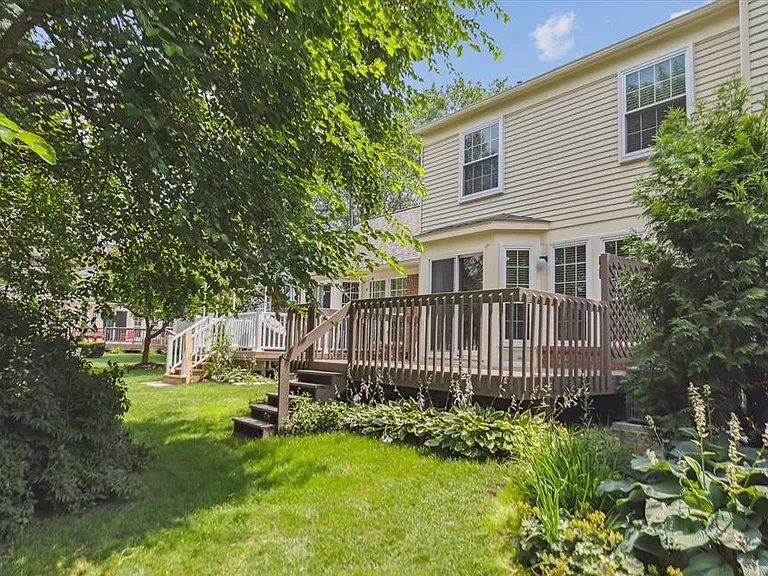 1688 Christopher Dr — Photo 25