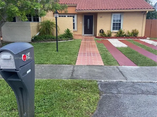 54 NW 109th Ct, Miami, FL 33172