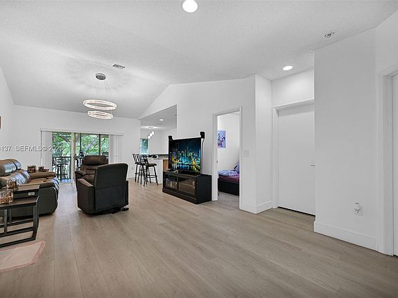 4th image of 16379 Malibu Dr #50