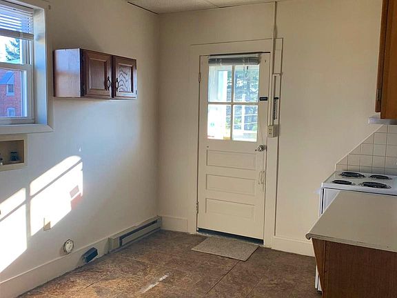 5th image of 546 N Locust St #2
