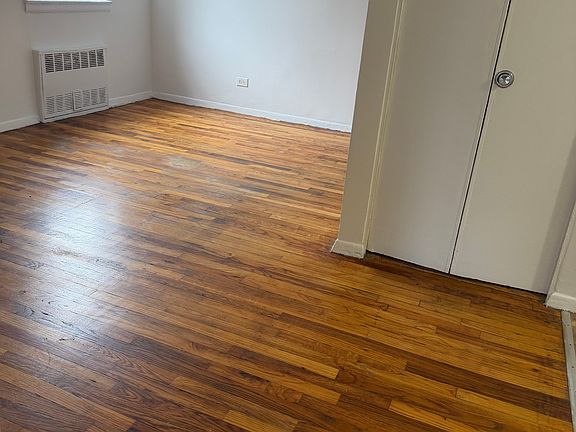 3rd image of 14209 Barclay Ave #6P