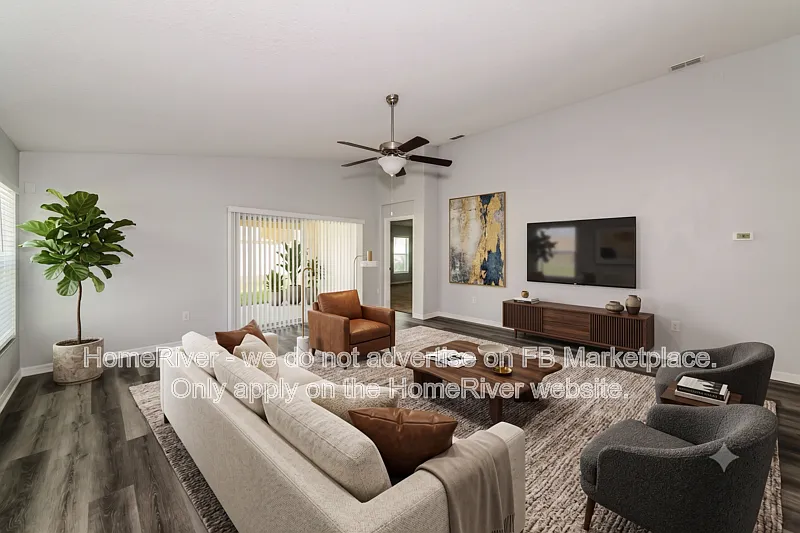 3 bed, 2.0 bath, 1744 sqft, $2,095 — Photo 4