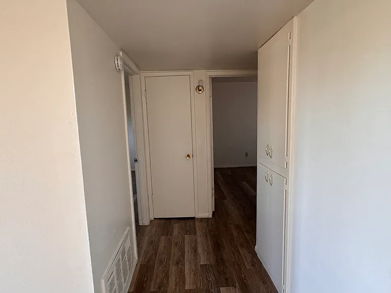1827 W Tuckey Ln #10 — Photo 5