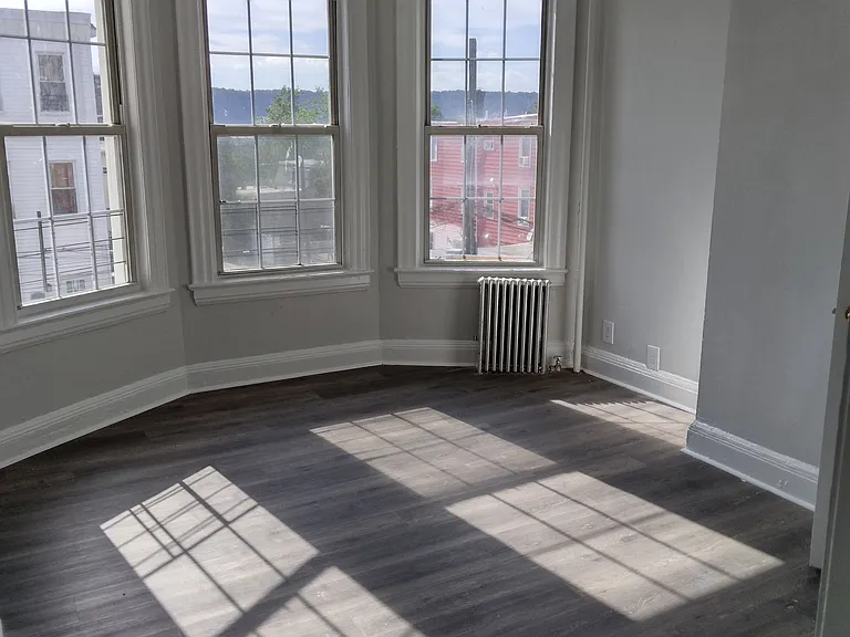42 Groshon Ave #2N — Photo 7