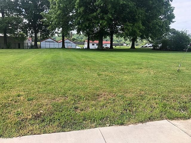 2nd image of 124 Euclid Ave