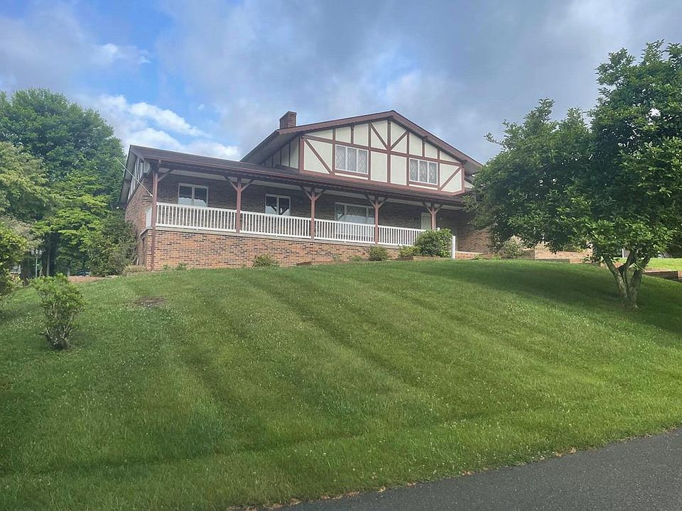 1st image of 161 Valley Dr