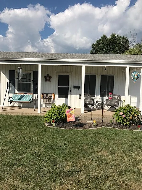 804 Parkway Dr photo 1