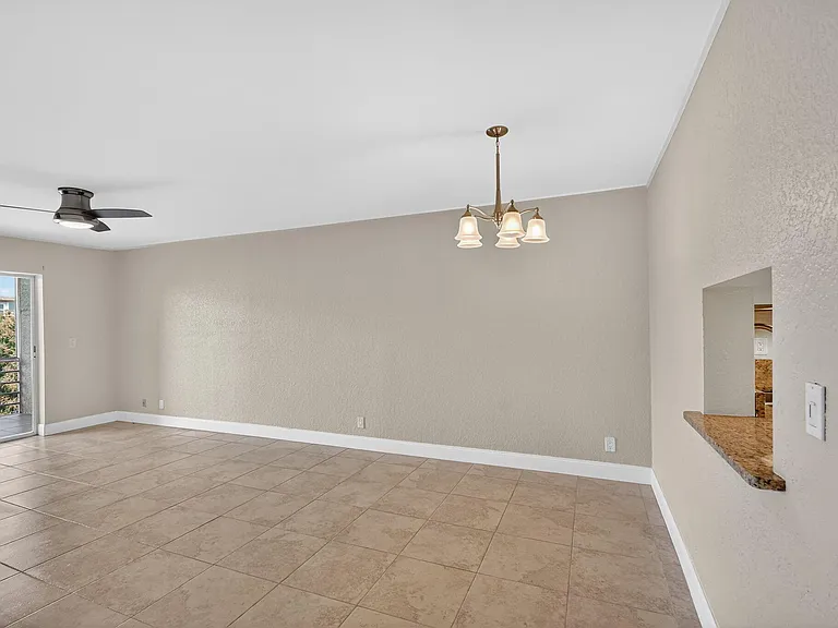 2615 NE 1st Ct #312 — Photo 10