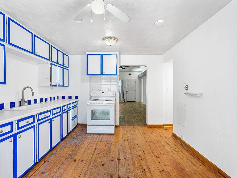 504 E Baseline Rd — Photo 10