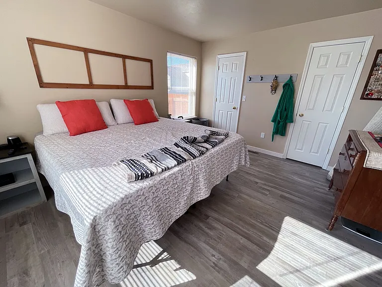 688 Green Tree Dr — Photo 8