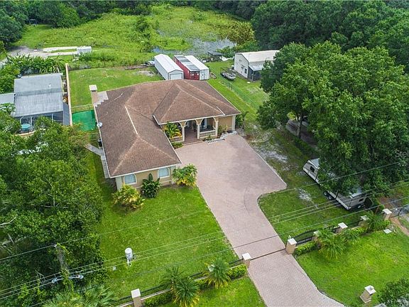 4th image of 8707 N Meadowview Cir