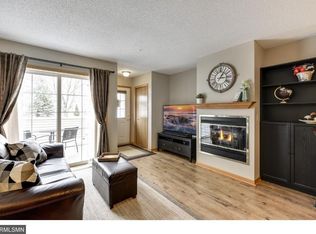 530 Mission Hills Way W, Chanhassen, MN 55317