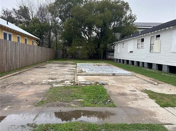 1428 Japonica St, New Orleans, LA 70117