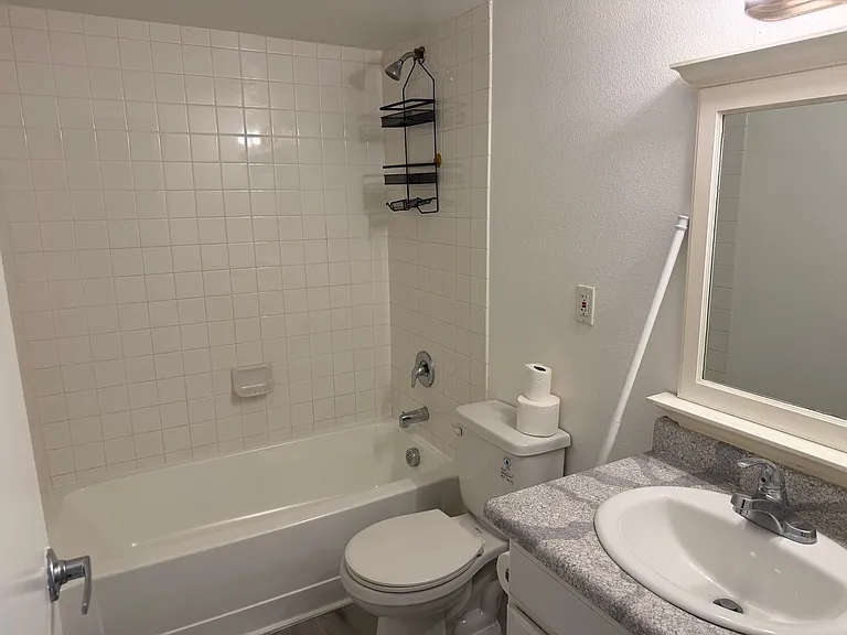 605 S Royal Crest Cir #19 — Photo 7
