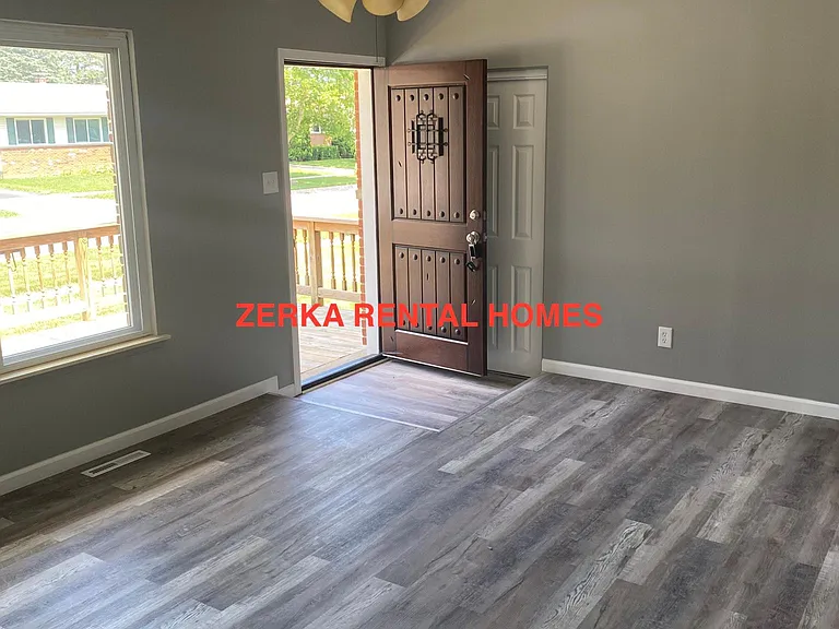 8397 Cappy Ln — Photo 2