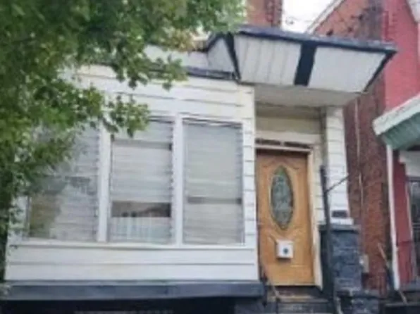 5121 Locust St, Philadelphia, PA 19139