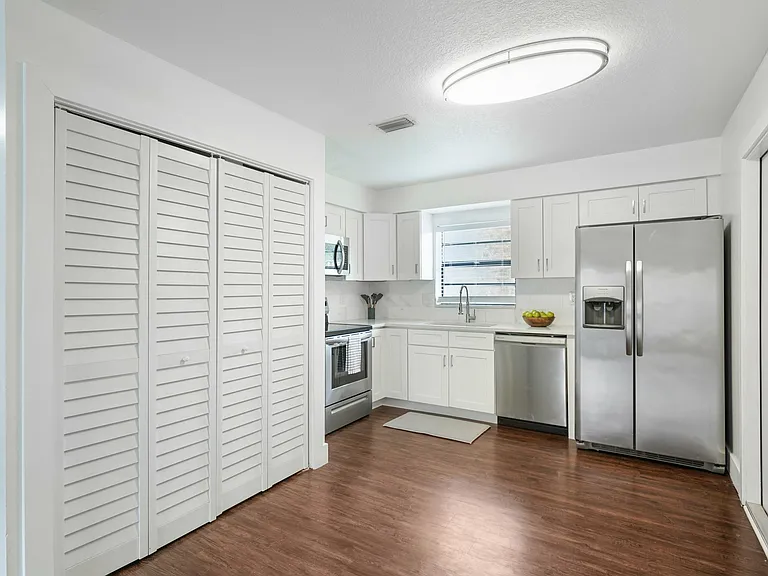 Gandy Parkside Apartments — Photo 30