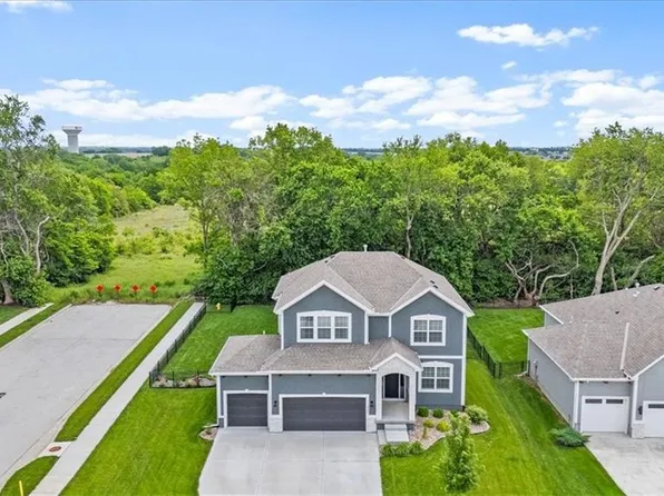 3201 SW Arbortree Dr, Lees Summit, MO 64082