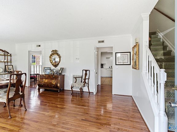 4th image of 409 Lakepoint Dr