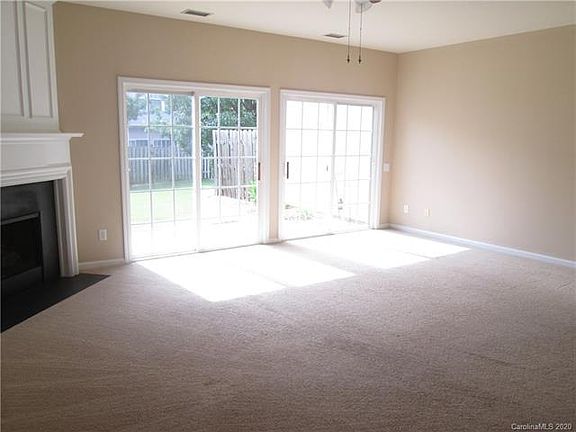 3rd image of 3244 Mannington Dr