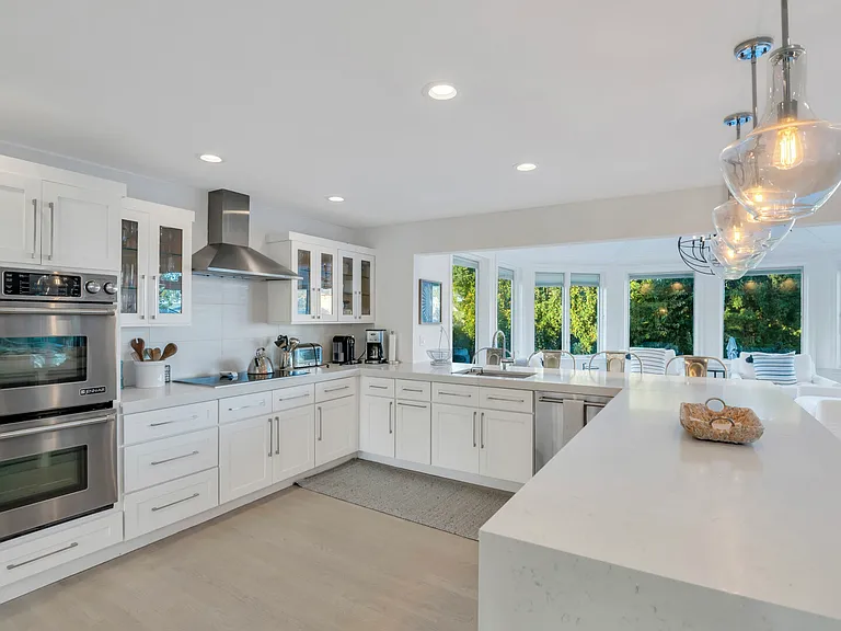 1055 Bay Home Rd — Photo 16