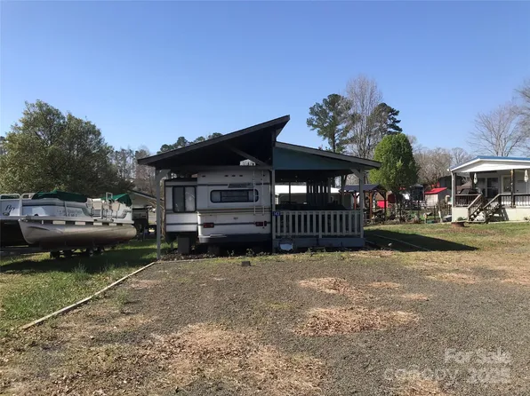 143 Sunshine Trl #A32, Mount Gilead, NC 27306