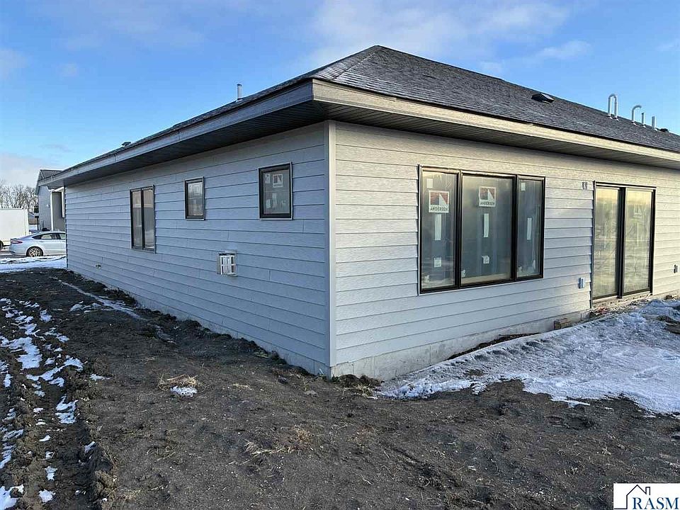 2nd image of 53 Evergreen Ln