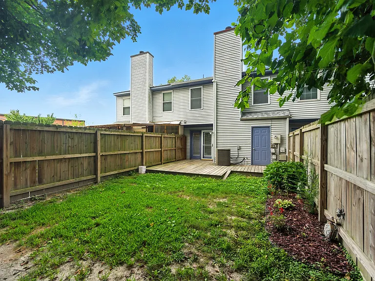 302 Seeman Ct — Photo 35