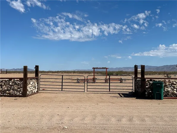 4375 Aquarius Dr, Golden Valley, AZ 86413